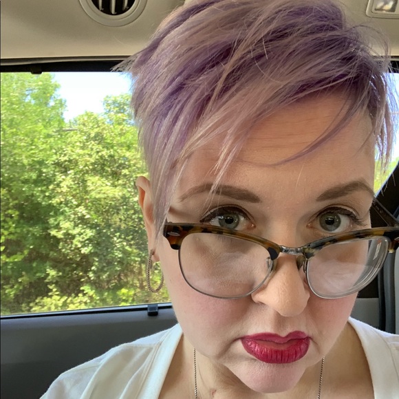 Hey there Poshers! - Picture 2 of 8